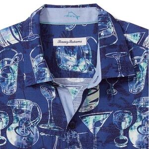 Tommy Bahama-Men’s large Bar None camp shirt. Cool cocktails print. Like new!
